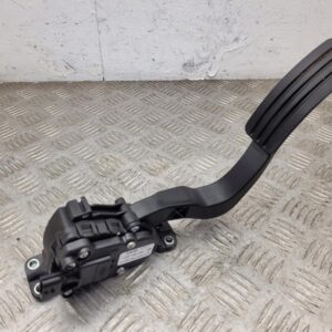 2013 DACIA LOGAN MCV MK2 ACCELERATOR THROTTLE GAS PEDAL FRONT 180106136R